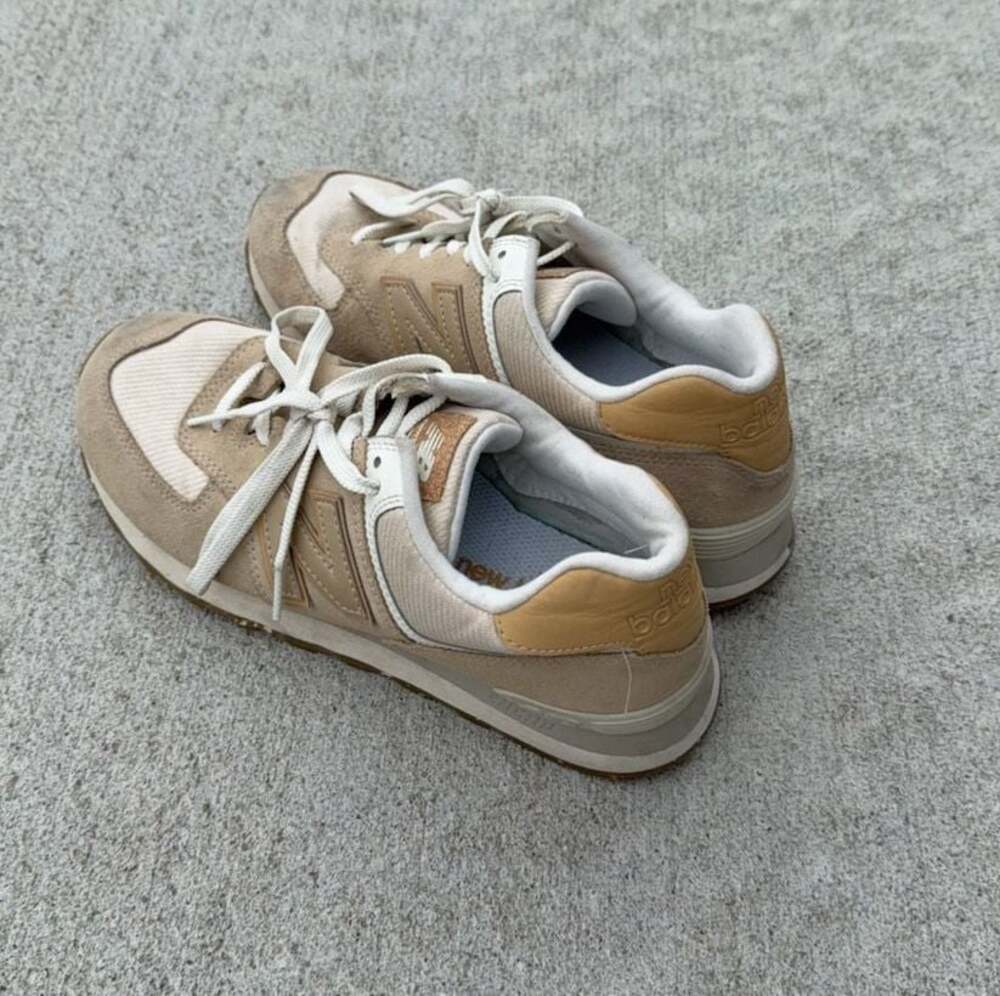New Balance 574 ML574AA2 Tan Suede Sneakers Size 7.5